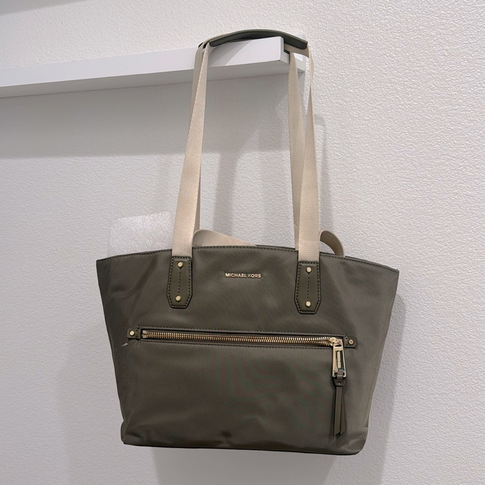 MK COLOR MATTE GREEN